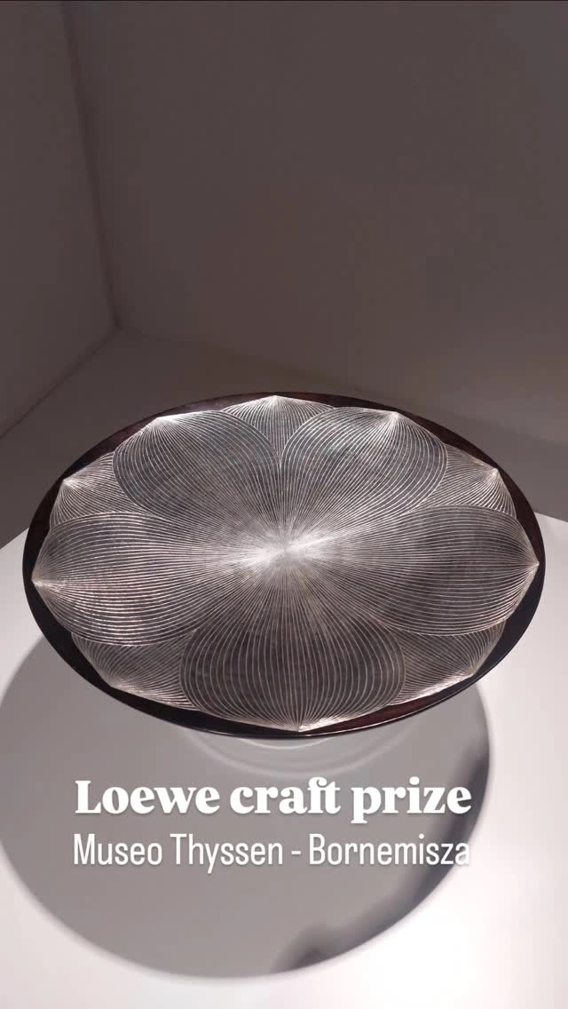 Segunda parte de la expo de los finalistas del Loewe Craft Prize en el Thyssen. 

Una selección de piezas que respiran pasado y presente. Volúmenes complejos, texturas que evocan sensaciones desconocidas, nuevas formas, viejas formas. Un paseo lleno de estímulos embriagadores.

Gracias a la @loewefoundation por esta maravillosa iniciativa  y al @museothyssen por acogerla.

#craft #lowecraftprize #design #art #sculpting #artlover #craftlover #luxury #lifestyle #artesania #artgallery #mariandelgado_official
